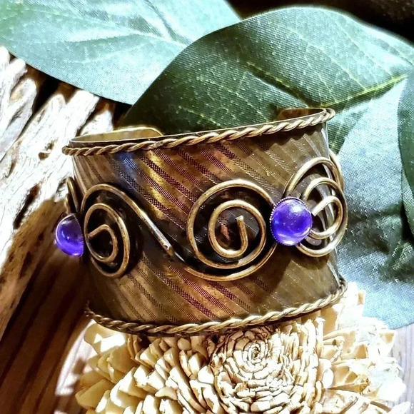 Etched Lines Twisted Wire Purple Glass Cabochons Antique Bronze Cuff Bracelet - Picture 1 of 5